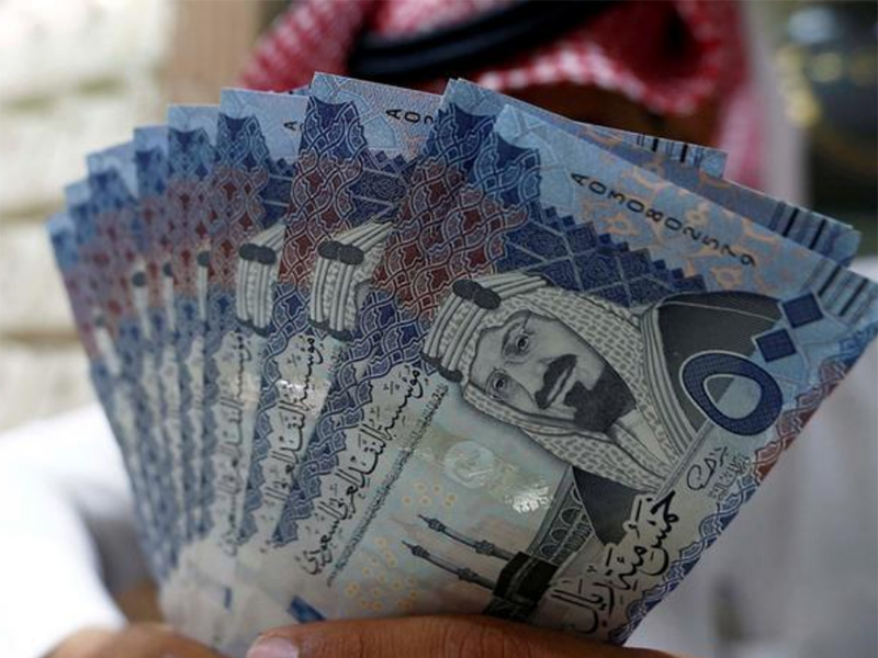 اضغط لمشاهدة الفيديو: مشعوذ أفريقي يزعم مضاعفة الأموال بالسحر!